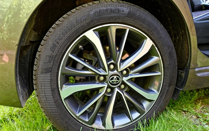 Toyota Verso cena 74500 przebieg: 107408, rok produkcji 2016 z Zawiercie małe 781